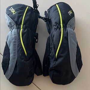 Head Black and White Zippered Pouch